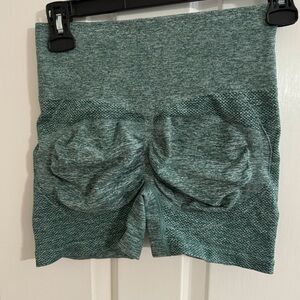 Women’s high waist push up shorts. Size medium. Yoga shorts.